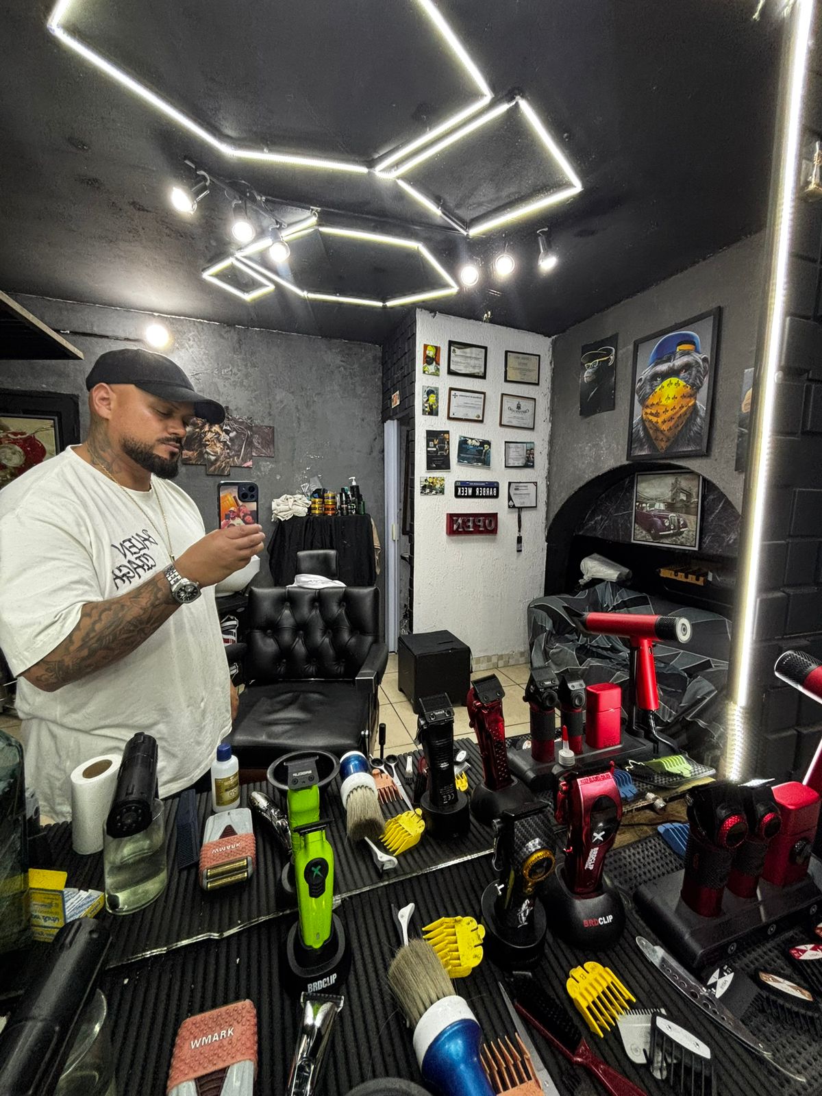 KE Barbearia Interior